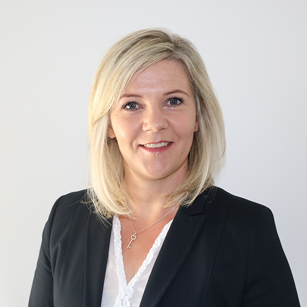 Frau Stefanie Stein